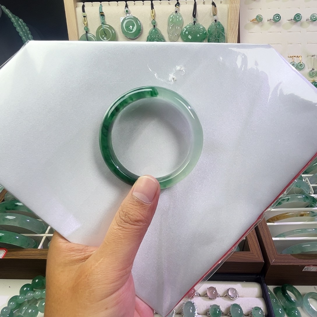 石英质玉未镶嵌手镯54.2