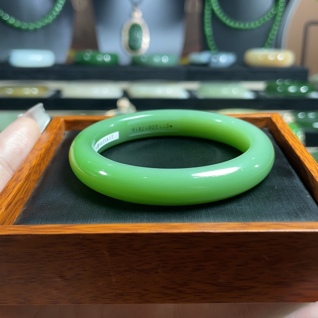 和田玉手镯未镶嵌55