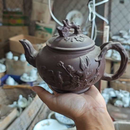 库存微瑕紫砂壶一个