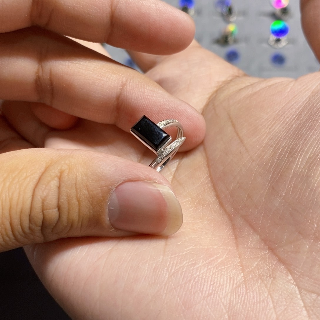 翡翠颈饰18K金镶嵌墨翠金镶女戒