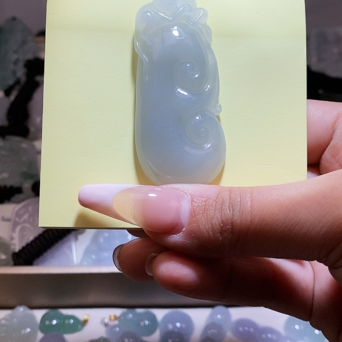 翡翠颈饰未镶嵌翡翠82