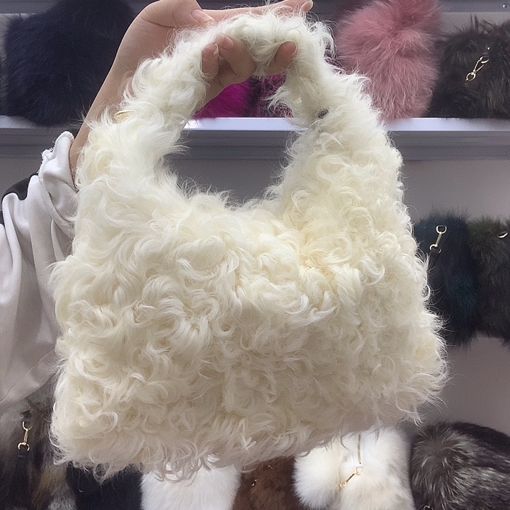 整皮羊卷毛米白手腕包