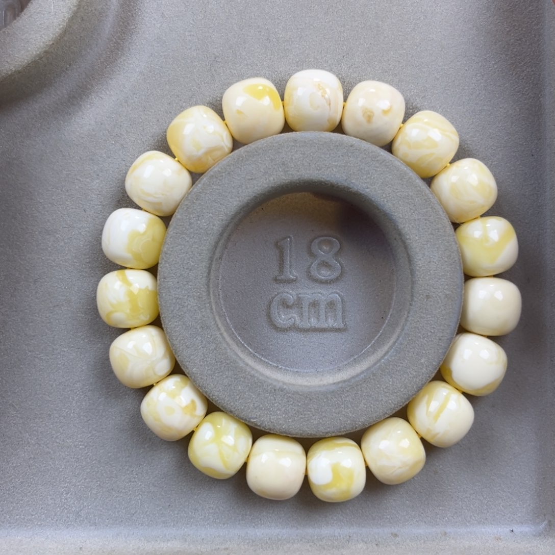 手串琥珀未镶嵌同料12.2×11.3mm