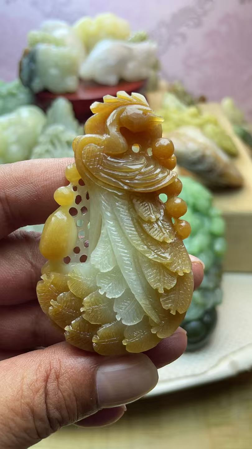 天然和田玉且莫料凤凰料子细腻雕工精美