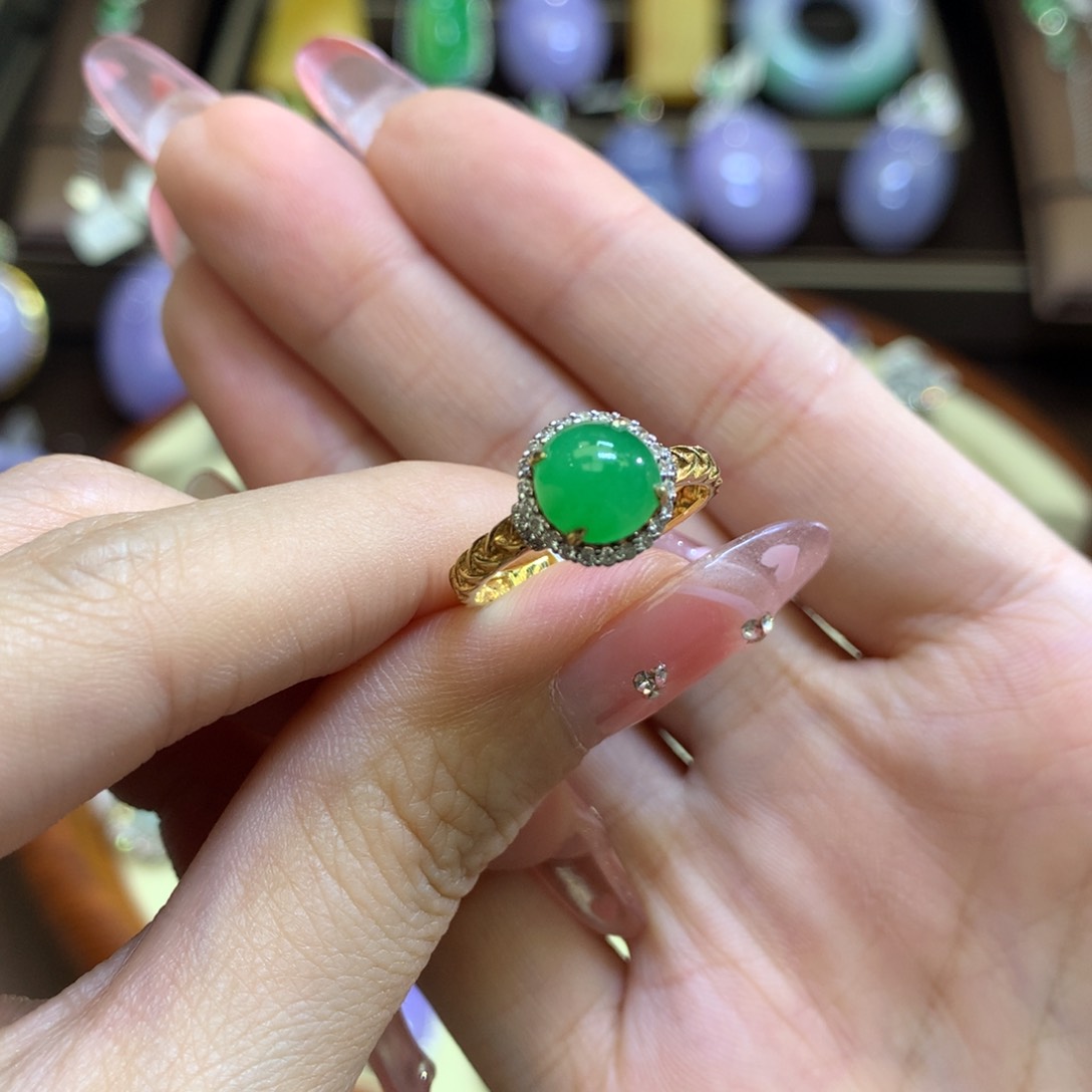 翡翠颈饰18K金镶嵌翡翠