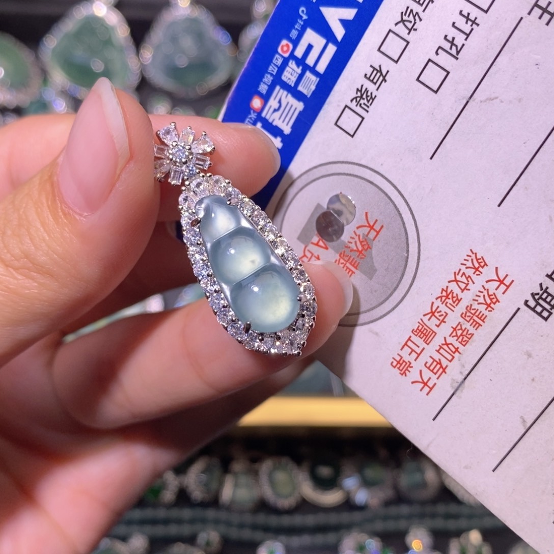 翡翠未镶嵌颈饰天然