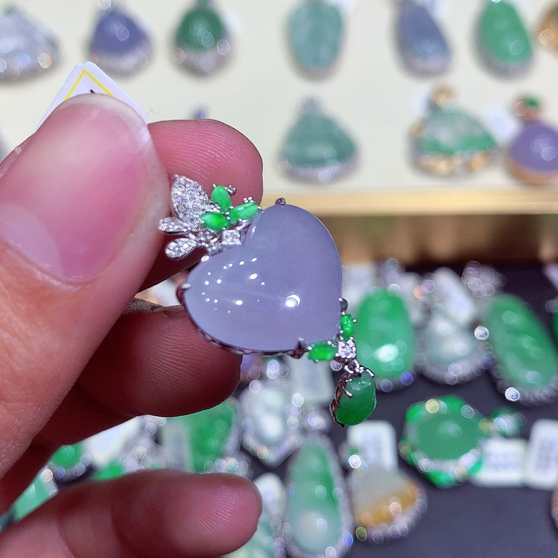 翡翠吊坠(不含链)18K金镶嵌