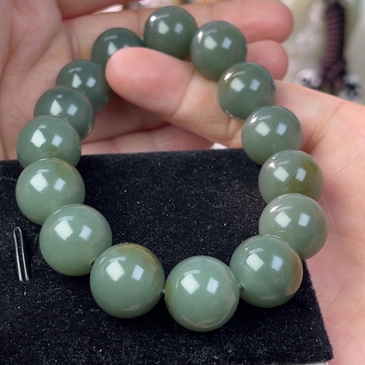 和田玉手串未镶嵌万**力