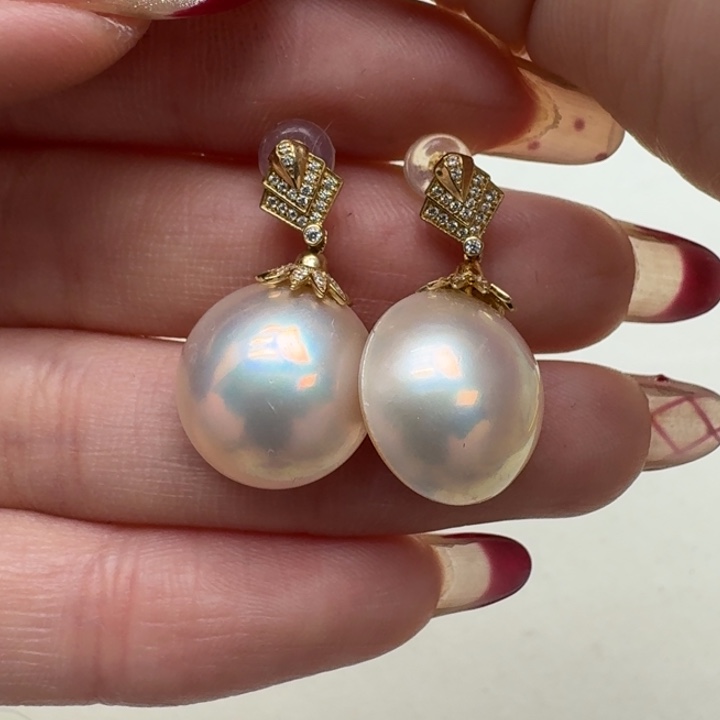 拼合珍珠（马贝珠）耳饰18K金镶嵌