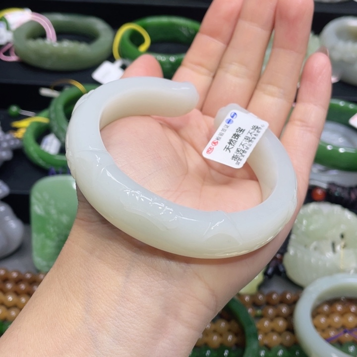 和田玉手镯59+圈口 编号88未镶嵌一**大