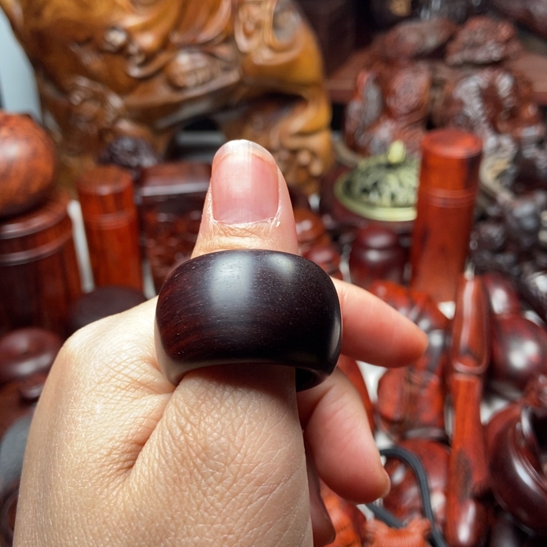 小叶紫檀把件夏**风