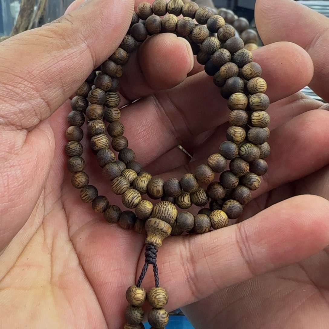 沉香手串卡0.5圆珠多圈