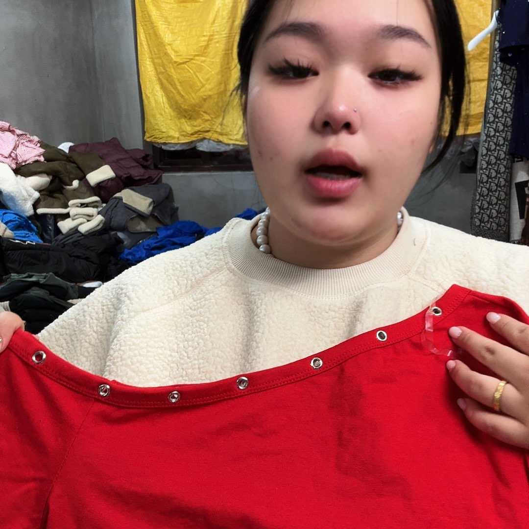 红色斜肩长袖上衣L