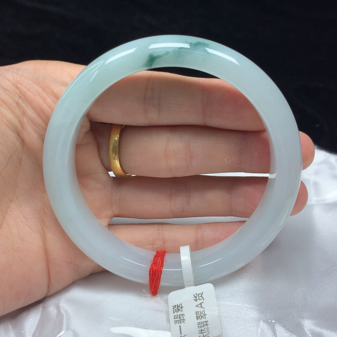 未镶嵌手镯（圆镯）翡翠62.6