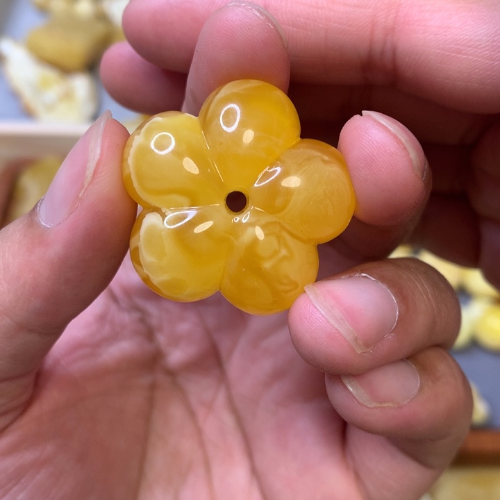 【闪购商品】琥珀珠宝奇石未镶嵌10.1克花花