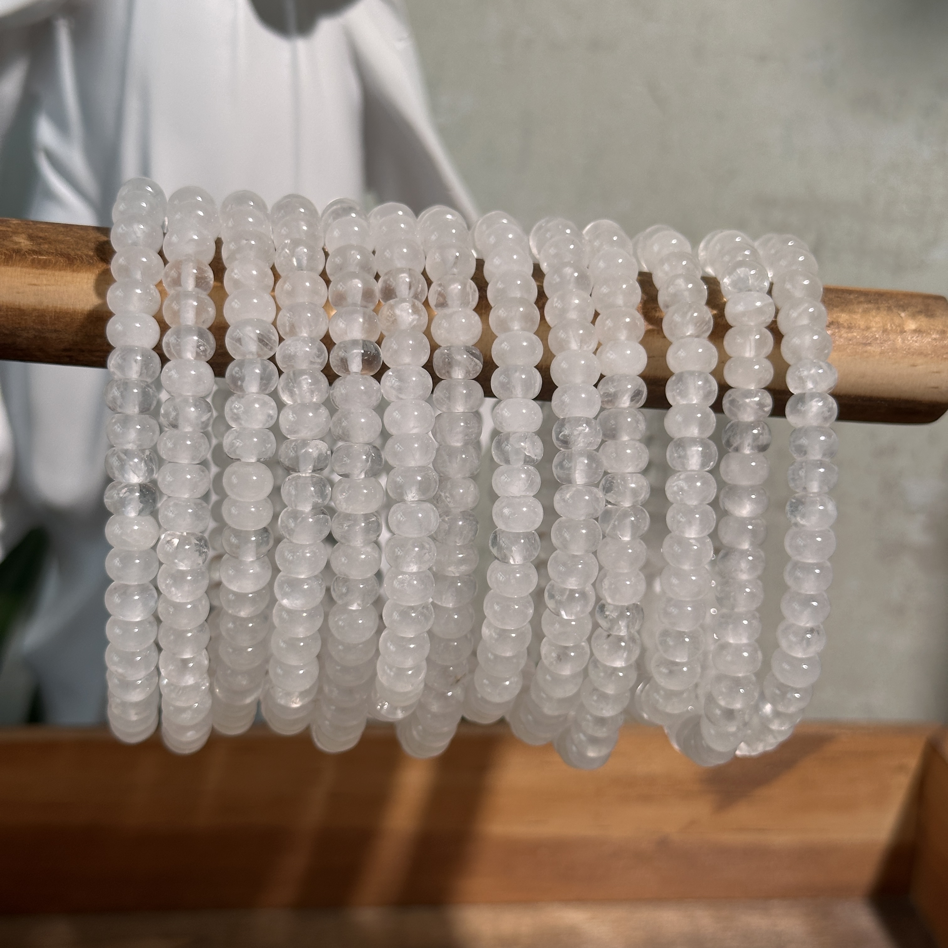 y197 天然白幽灵水晶手串 多样性发其一