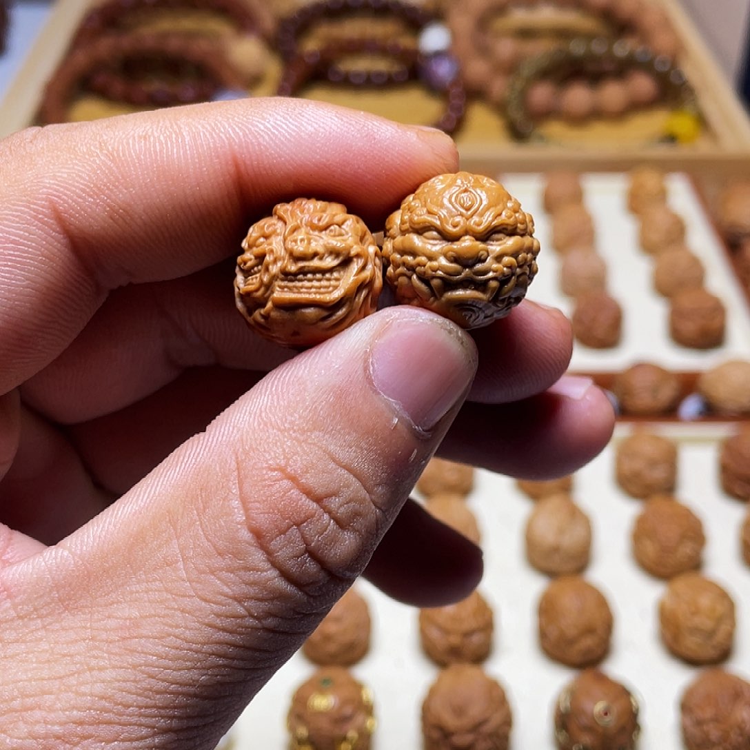 王***博猴头核桃吊坠17左右猴头核桃唐狮恶僧