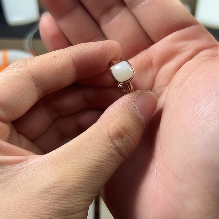 和田玉未镶嵌吊坠(赠链)