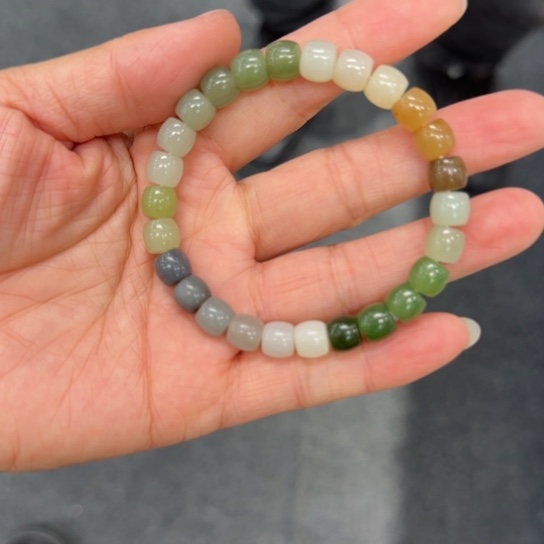 和田玉手链未镶嵌卡8多宝，多样性发一