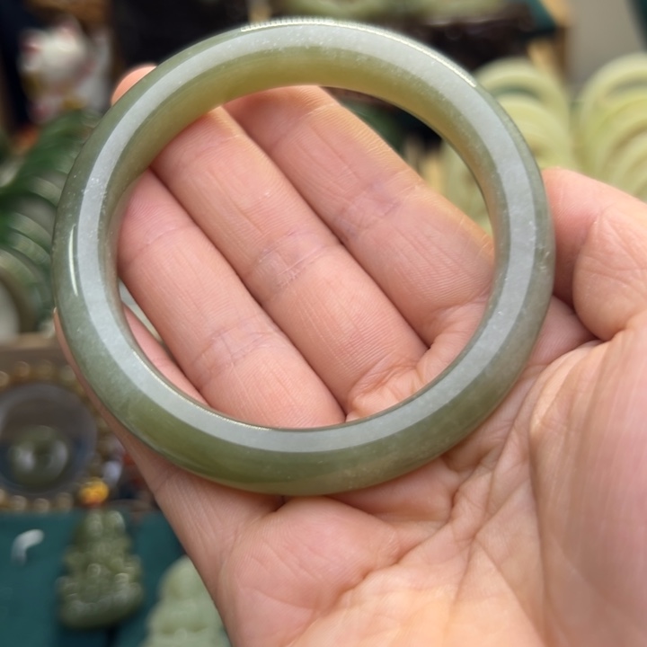 和田玉手镯未镶嵌58.8圈围10353