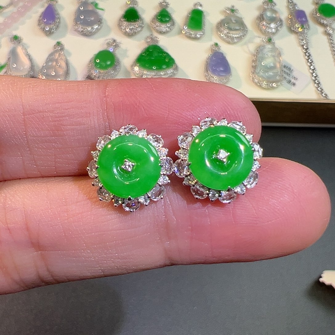 翡翠颈饰18K金镶嵌翡翠