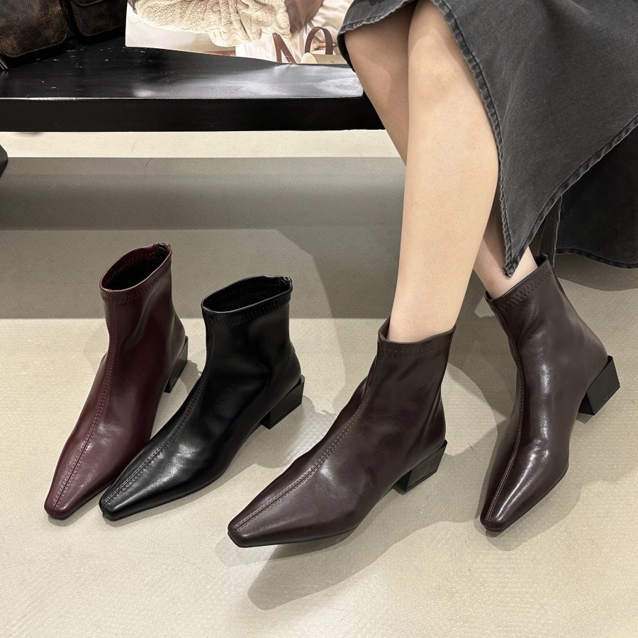 复古精致粗跟尖头女短靴2025秋冬款简约气质瘦瘦靴软皮中跟马丁靴