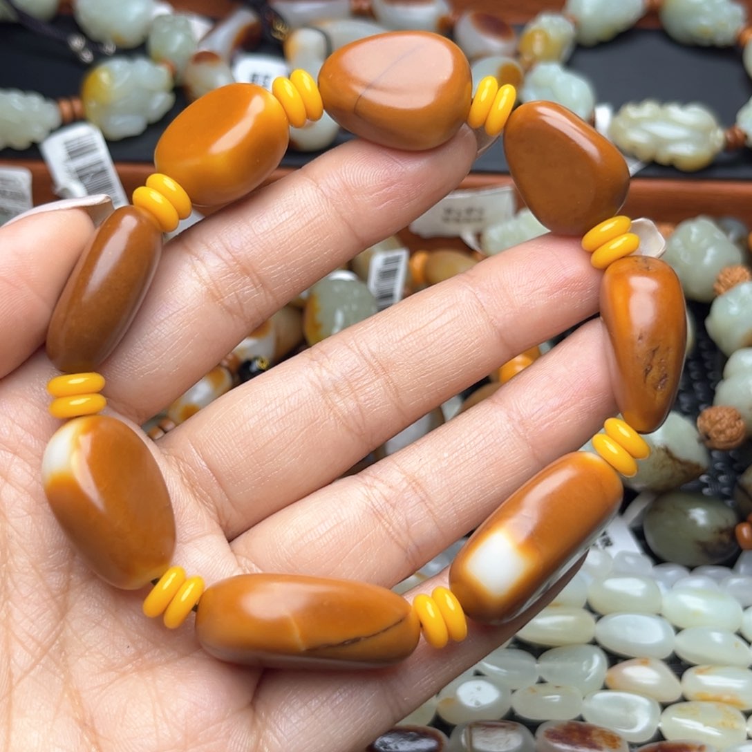 和田玉手链未镶嵌?**