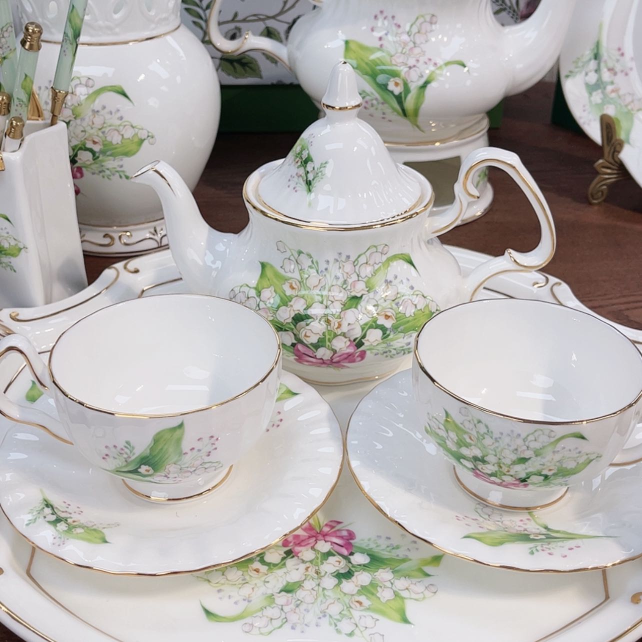 【闪购商品】瓷片一壶两杯—————————-