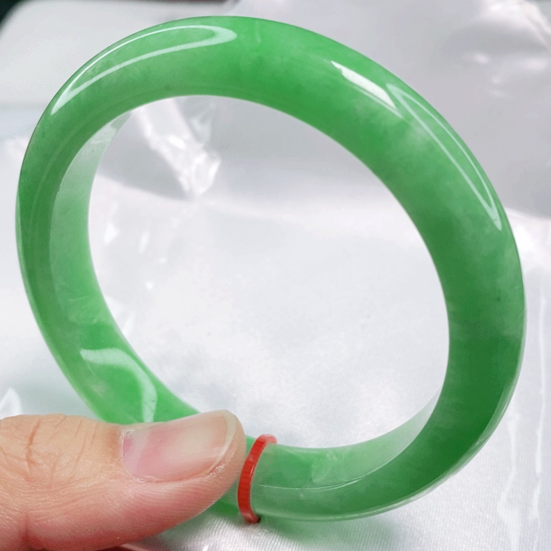 未镶嵌手镯翡翠57圈口毕业