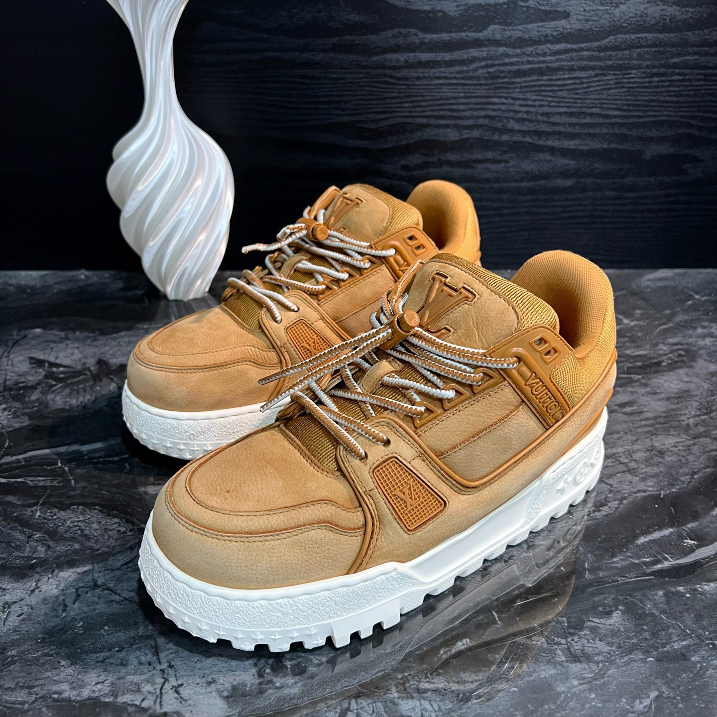 99新 LouisVuitton/路易威登 2204/38码/新白棕TrainerMax休闲鞋
