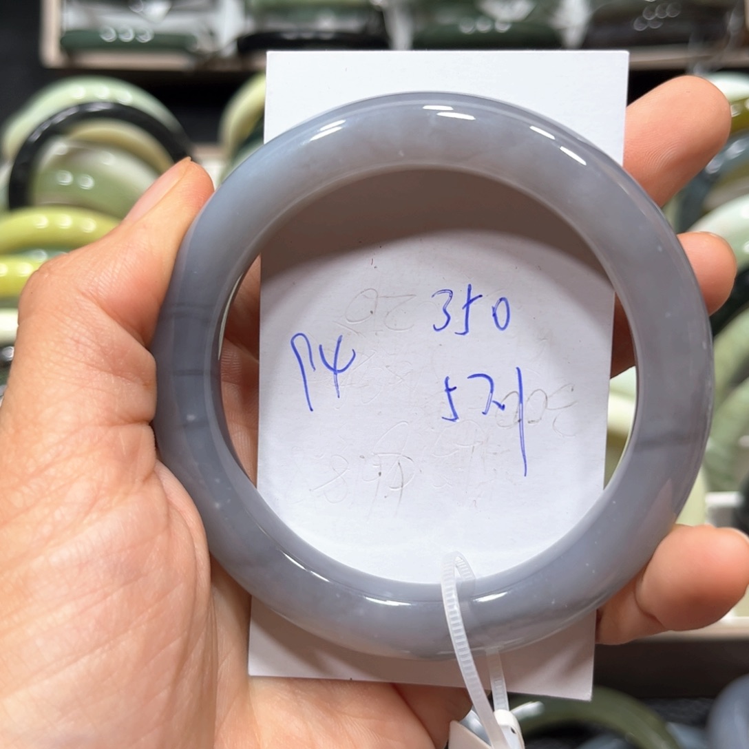 和田玉手镯未镶嵌小*