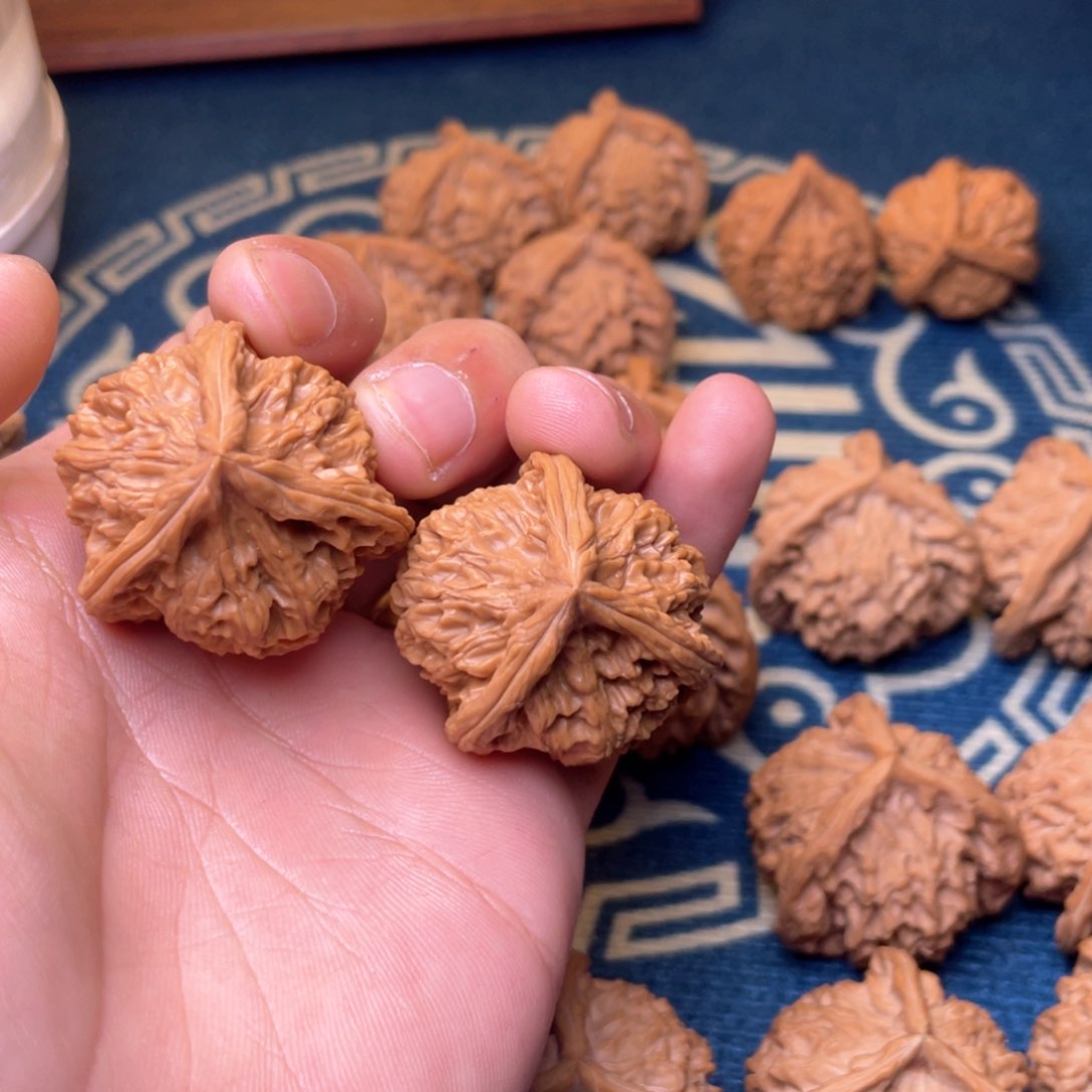 文玩核桃把件I****m玉玺