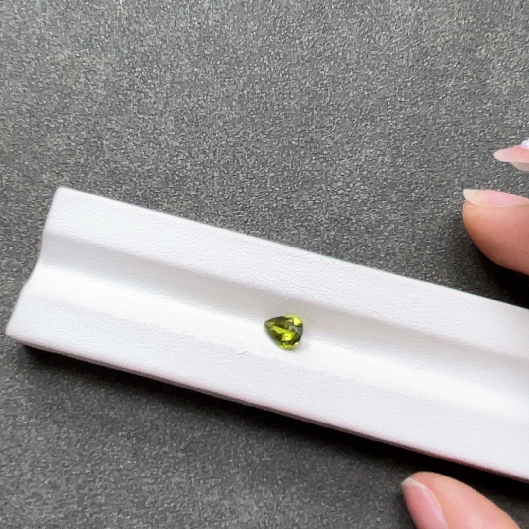 碧玺裸石未镶嵌裸石