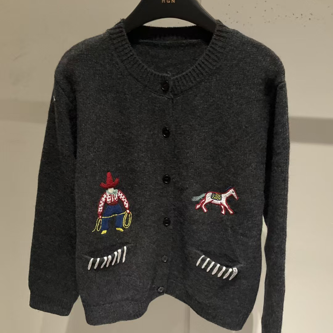 休闲明线小马开衫