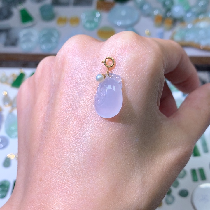 翡翠颈饰18K金镶嵌如意