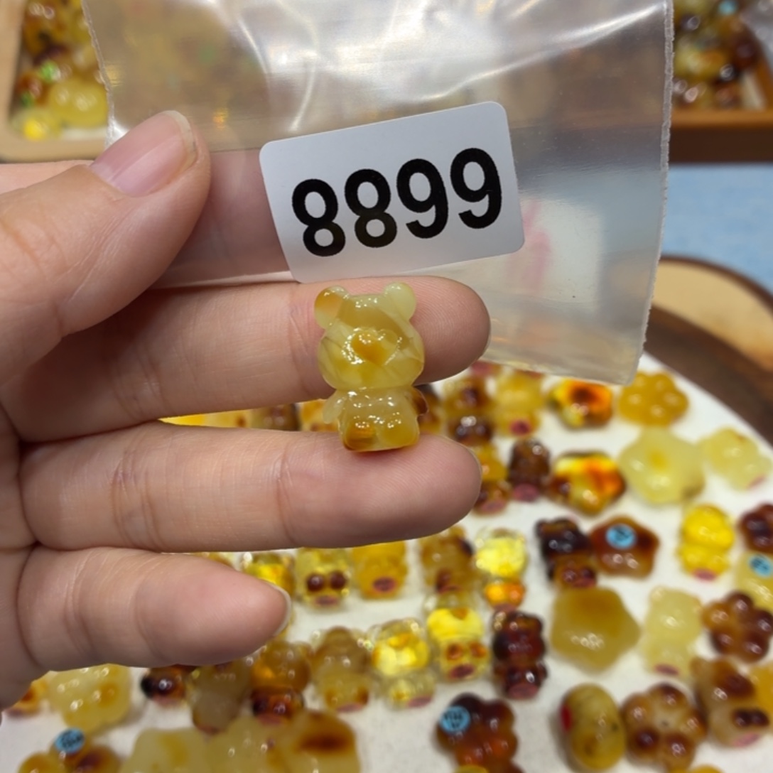 琥珀未镶嵌珠宝奇石