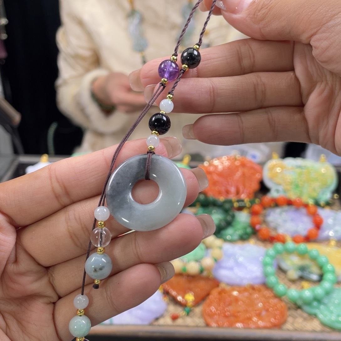 翡翠颈饰未镶嵌代编织