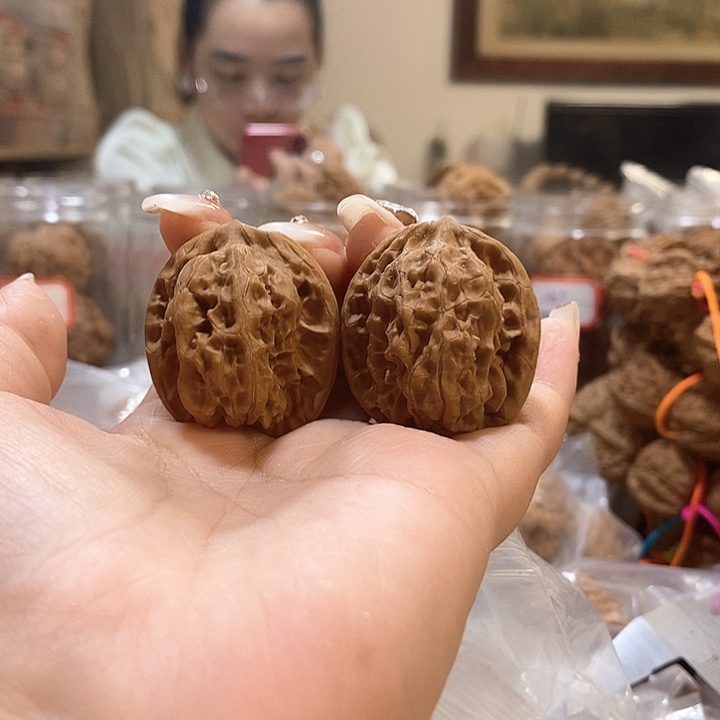 文玩核桃吊坠32磐石