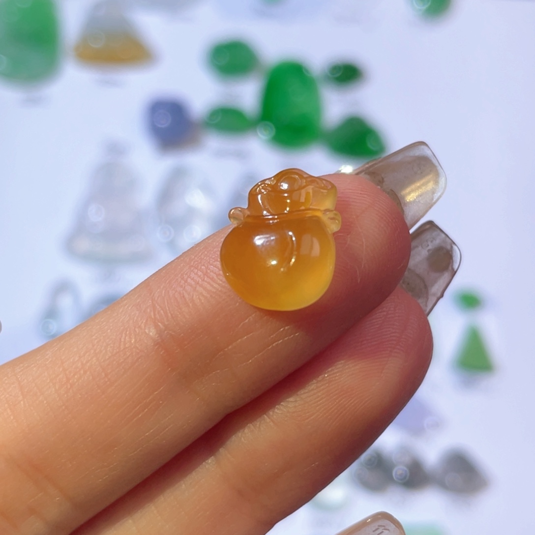 翡翠吊坠(不含链)未镶嵌裸石