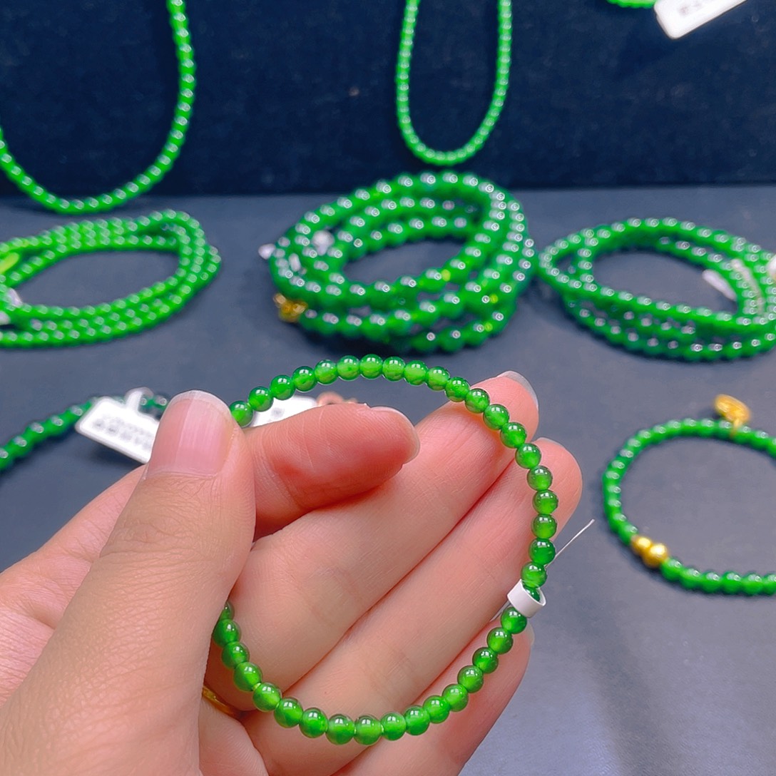 翡翠未镶嵌颈饰卡4