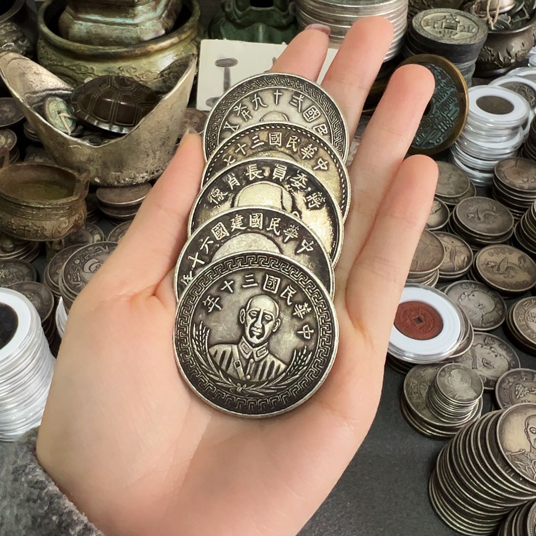 金属复古风格人物