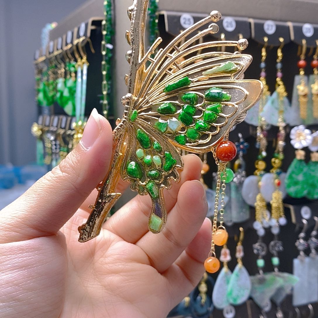 未镶嵌翡翠耳饰翡翠