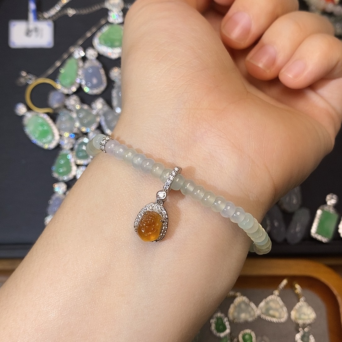 翡翠银S925镶嵌颈饰翡翠