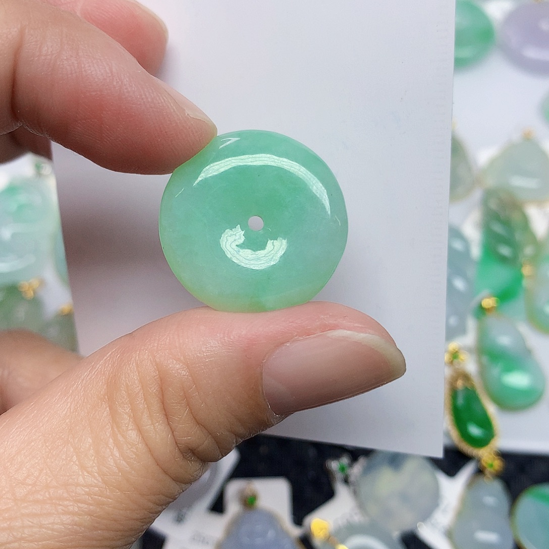 翡翠未镶嵌颈饰3678900