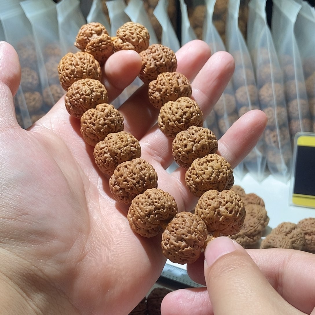 吊坠金刚菩提粱傲雪梅花23mm