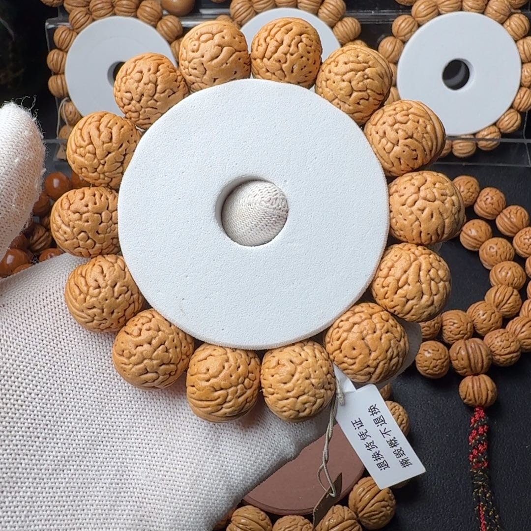 要****桃核手串虎皮肌肉