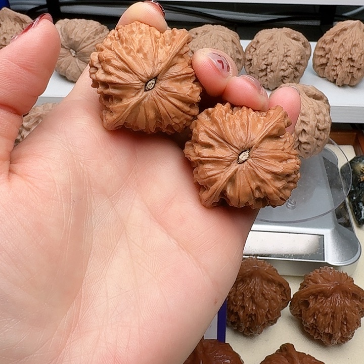 文玩核桃吊坠41全品天花板山地歪磨（手工打底）