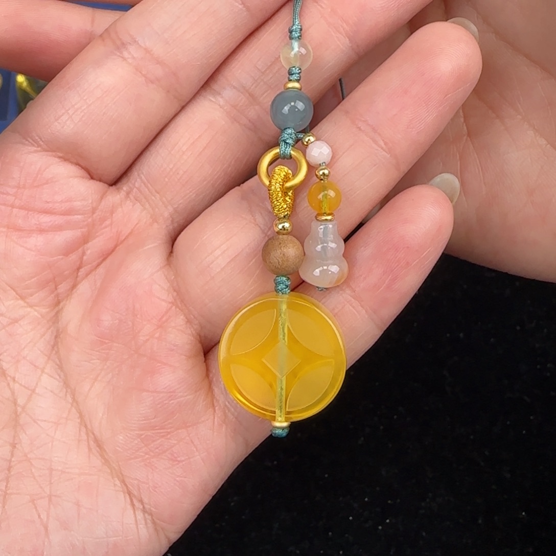 蜜蜡吊坠(赠链)未镶嵌