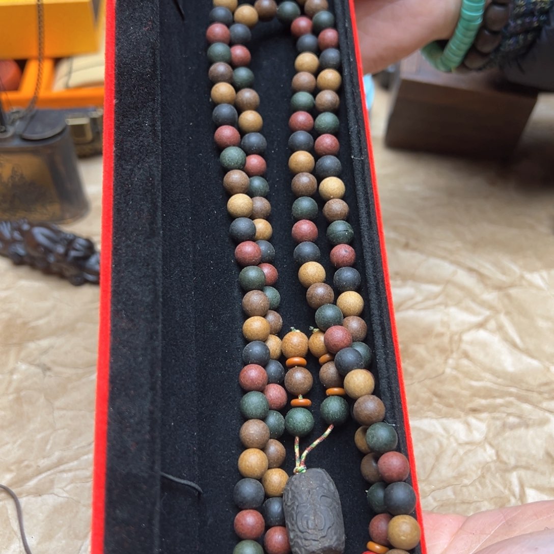 大叶紫檀（黑酸枝木类）