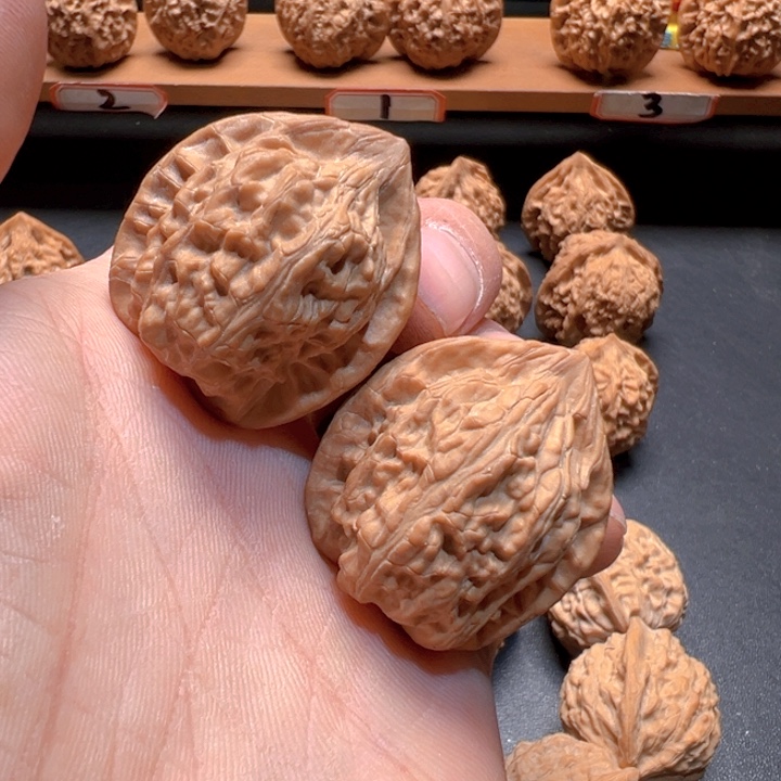 一***江文玩核桃吊坠火凤凰